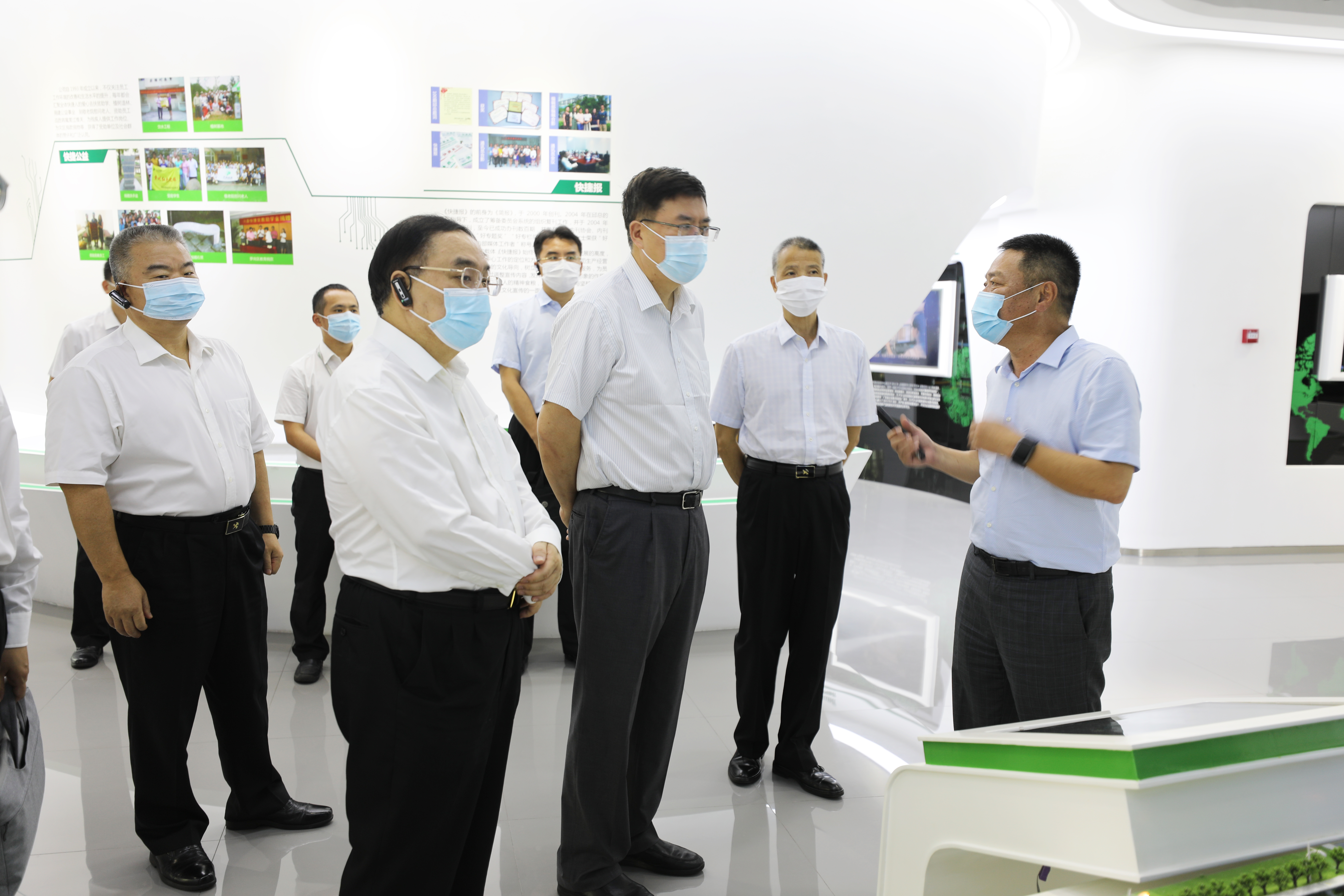 海關(guān)總署副署長(zhǎng)鄒志武一行蒞臨興森科技視察